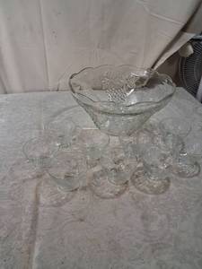 lot 71 image: Glass Grape Bunch Punch Bowl Set with 8 Cups