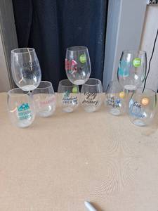 lot 73 image: Lot of 9 Assorted Printed Stemware and Stemless Wine Glasses BPA Free they r plastic