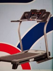 lot 82 image: Nordictrack T7si Treadmill with Console Display and Fan