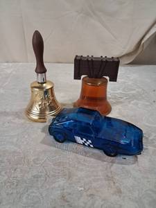 lot 91 image: Avon Stock Car Racer Wild Country After Shave 5 FL OZ Decanter