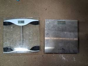 lot 153 image: Lot of 2 Digital Bathroom Scales Max 330lbs