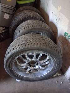lot 158 image: 4 Tires with Wheels 35x12.50R22 Lot