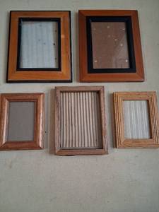lot 161 image: Lot of 6 Wood Picture Frames Assorted Sizes