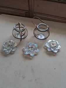 lot 175 image: Glass Candle Holders and Flower-Shaped Tea Light Holders Set of 5