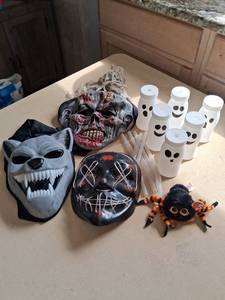 lot 209 image: Halloween Costume Masks Lot 7 Pieces Skull Wolf Demon Spider