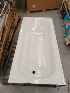 lot 21050 image: White Rectangular Bathtub,  60 Inch
