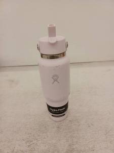 lot 21118 image: Hydro Flask 32oz Wide Mouth Travel Bottle w Flex Straw Cap
