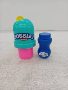 lot 21145 image: Fubbles No-Spill Bubble Blower Set with Solution