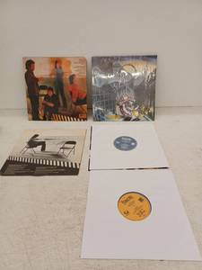 lot 21149 image: Vinyl Record Collection - 805 Stand in Line & The Barackis