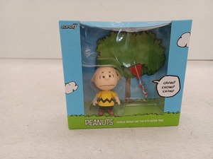 lot 21163 image: Peanuts Charlie Brown and the Kite-Eating Tree Figure Set