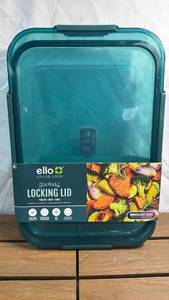 lot 1 image: Ello Color Lock Stackable Locking Lid Borosilicate Glass Baking Dish
