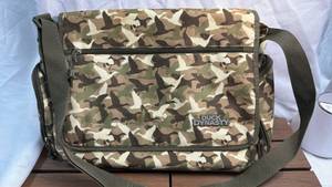 lot 8 image: Duck Dynasty Camouflage Messenger Bag with Shoulder Strap