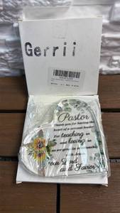 lot 42 image: Pastor Appreciation Paperweight(4 inch X003PTL689) - Lot of 2