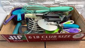 lot 93 image: Kitchen Utensil and Gadget Lot
