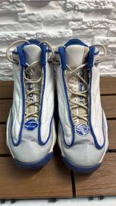 lot 109 image: Jordan 23 High Top Basketball Shoes (White & Blue 5Y)