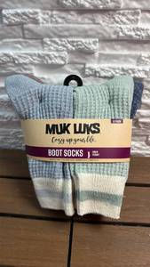 lot 125 image: Muk Luks Boot Socks Crew Height 6 Pack (Womens 6-11 Mens 6-10)