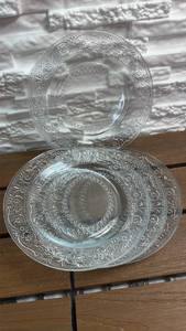 lot 177 image: Decorative 7 Glass Plates with Ornate Borders Set of 4