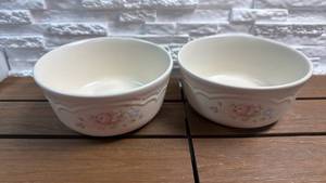 lot 186 image: Pfaltzgraff 6 Ceramic Bowls in the Tea Rose Pattern - Set of 2