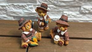 lot 187 image: Lot of 3 Resin Bears in Brown Hats & Coats