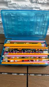 lot 200 image: Pencil Storage Case filled w No. 2 HB Pencils