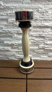 lot 204 image: 2.5 lb Shake Weight dumbbell