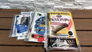 lot 264 image: Arby��s & Burger King Games Pack by Mattel - Lot of 8