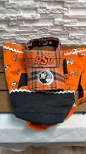 lot 321 image: One-Fit OSU Oklahoma State Visor & Bag