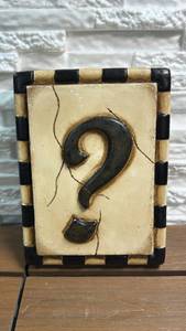 lot 341 image: Decorative Wall Art Question Mark with Checkered Border (8x6)