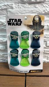 lot 347 image: Star Wars Mandalorian 6pk Magnetic Bag Clips