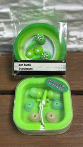 lot 369 image: Green Ear Buds with Rhinestone Accents 35MM Audio Jack 48 Inch Cord