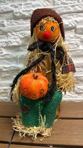 lot 379 image: Scarecrow Doll Figurine with Pumpkin and Straw Fall Decor