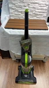 lot 404 image: Bissell TurboBrush Pet Upright Carpet Cleaner