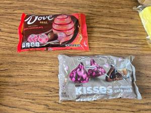 lot 804 image: Dove Milk Chocolate Eggs 9oz & Hersheys Kisses Caf  Mocha 9oz