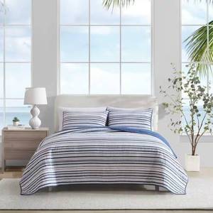 lot 30069 image: Pembrook 3-Piece BlueWhite Cotton FullQueen Quilt Set