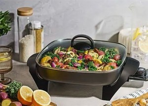 lot 3428 image: RED Cooks 12 X 12 Electric Skillet