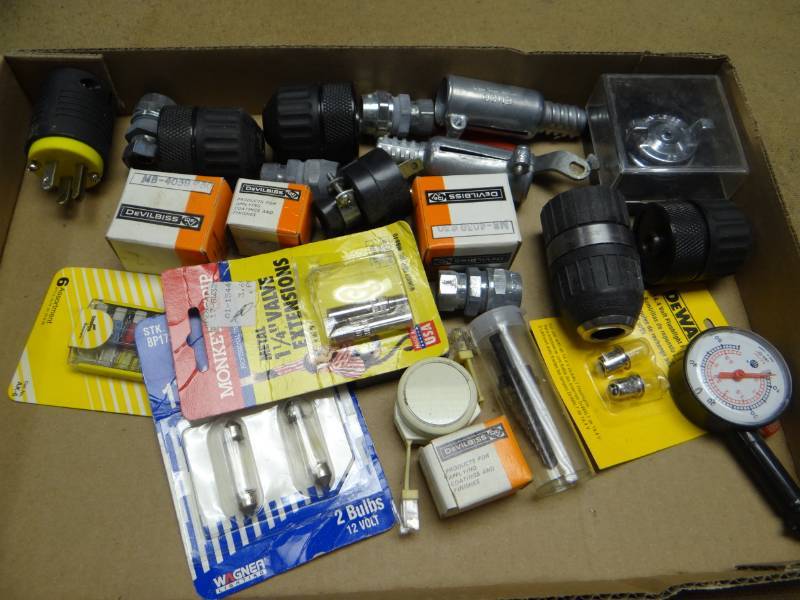 lot 19264 image: Lot of drill heads, DeVilbiss parts, fueses, paint gun head & more.