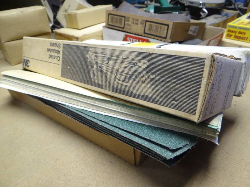 lot 19276 image: Lot of various paper sheets.