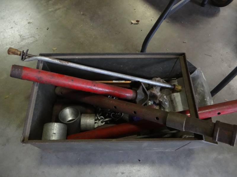 lot 19325 image: Lot of porter power parts.
