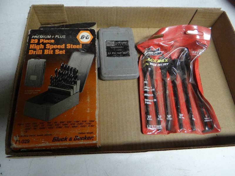lot 19339 image: Lot of drill bits.