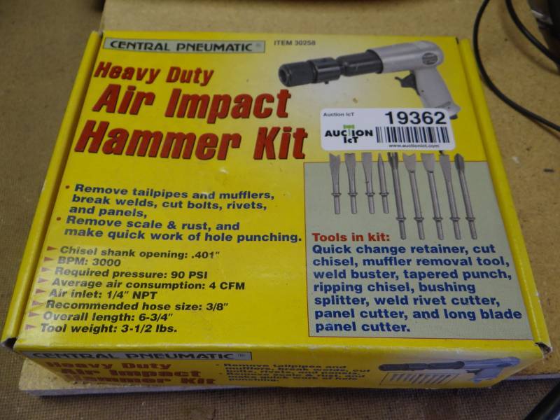 lot 19362 image: Central pneumatic heavy duty air impact hammer kit.