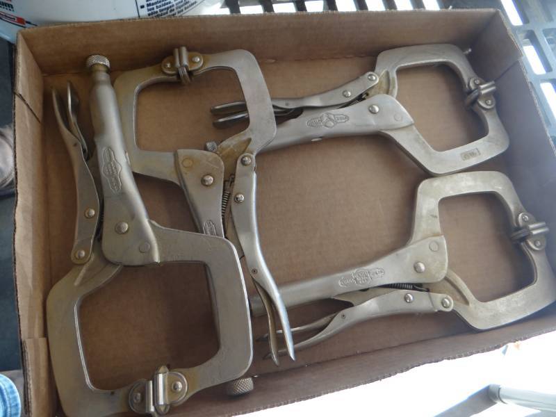 lot 19460 image: Lot of vise grips.