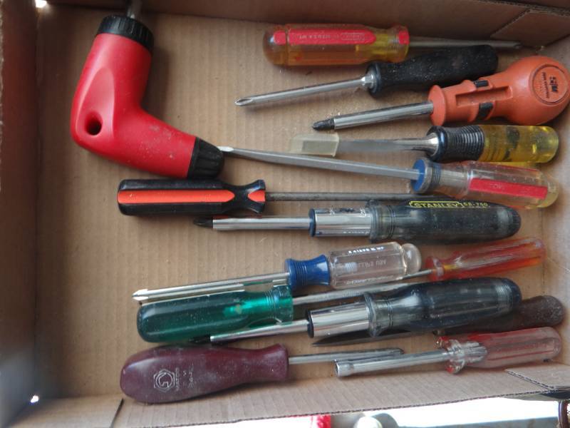 lot 19475 image: Lot of screwdrivers.