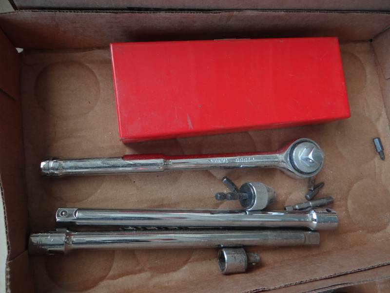 lot 19479 image: Lot of extensions, ratchet, & various bits.