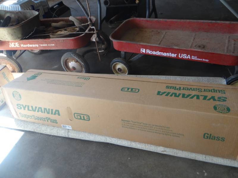 lot 19507 image: New box of sylvania lights.