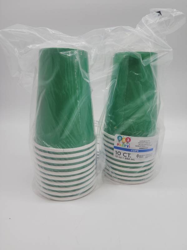 lot 68999 image: Green Paper Cups - 12 oz Party Pack, 20 total, 2 Packs of 10 - Retail $3
