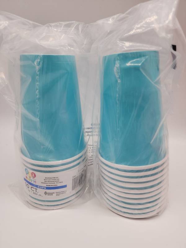 lot 69016 image: Light Blue Party Cups, 20 Total  - Retail $0