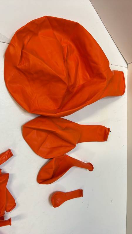lot 658597 image: Orange Party Balloons Bulk Pack - Retail $8