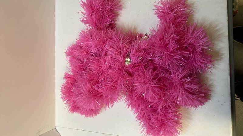 lot 68389 image: Pink Tinsel Christmas Garland - Retail $12