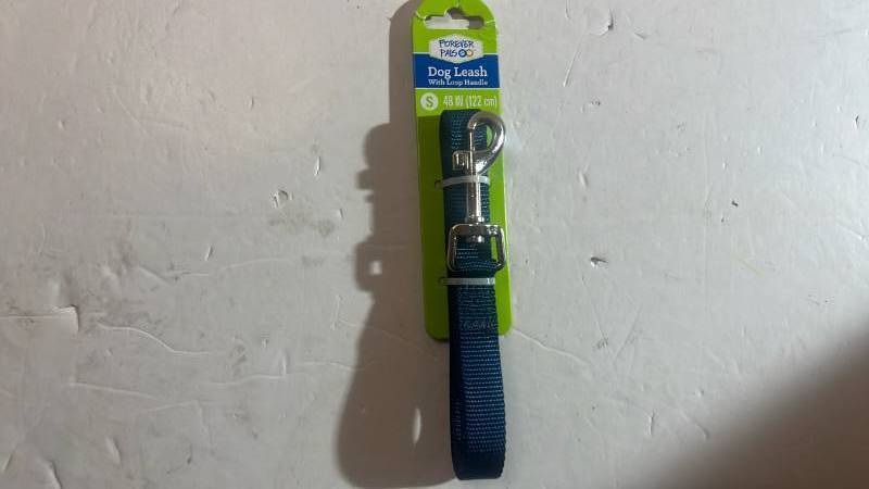 lot 68436 image: Blue Nylon Dog Leash - Retail $8