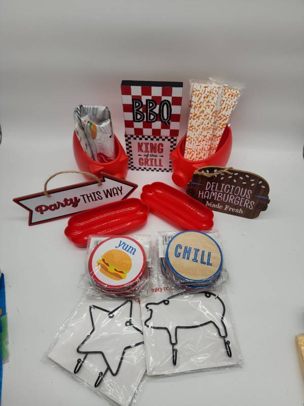 lot 69167 image: BBQ Party Decoration Set with Signs and Holders - Retail $24